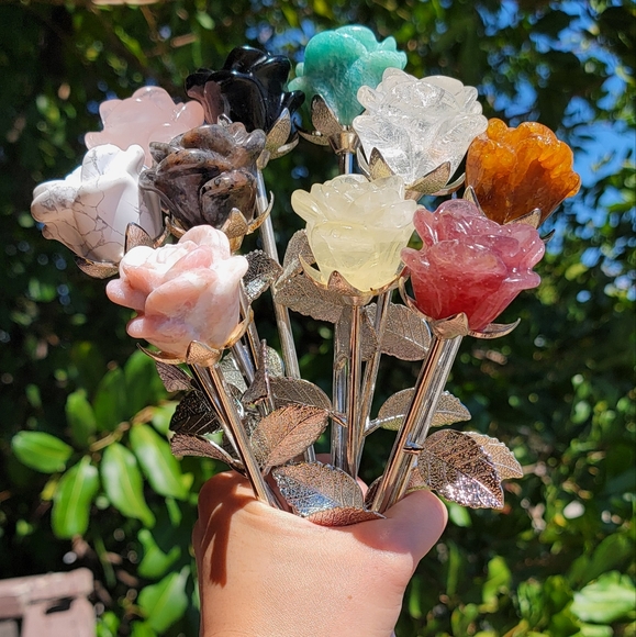 NEW 9" ROSE QUARTZ ROSES ON METAL STEMS - Picture 4 of 4